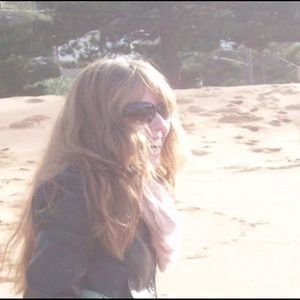 Meet your Posher, Dana